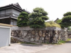 今は使われていない大きな屋敷