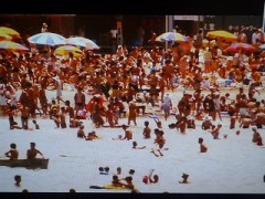 八月の濡れた砂