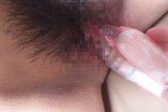 おっきいバイブを奥まで突っこんで・・・・・・