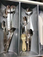 食器棚の引き出し