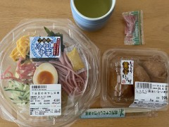 今日のお昼はスーパー