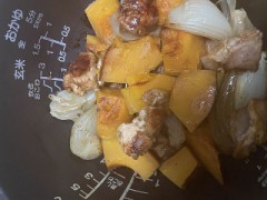 今日は炊飯器で