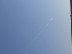 珍しいクロスする飛行機雲&#65039;