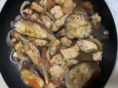 今日はフライパンで