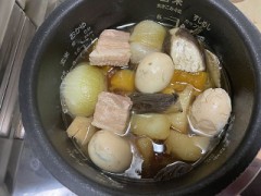 今日は炊飯器で豚の角煮を作って
