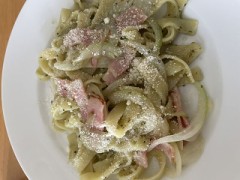 今日はペペロンチーノ