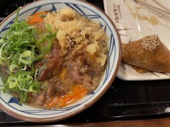 今日の昼は、丸亀製麺で