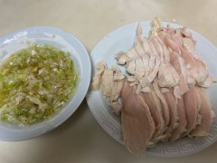 今日は蒸し鶏と中華スープを作って