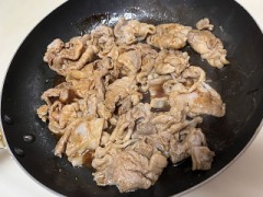 今日は北海道名物の豚丼と野菜の天麩羅を作って