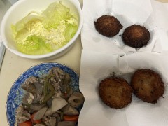 今日はミンチカツと肉と野菜の煮物を作って