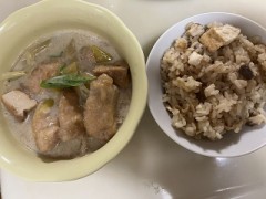 今日は鶏肉と厚揚げと野菜の煮物と鯛飯を作って