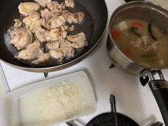 今日は鶏もも肉のみぞれ煮と豚汁を作って