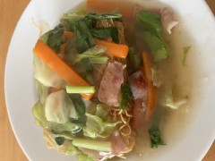 今日の昼も麺類