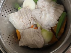 今日は蒸し料理を作って