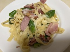 今日の昼はぺぺレンチーノで