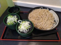 今日はお蕎麦にしました。
