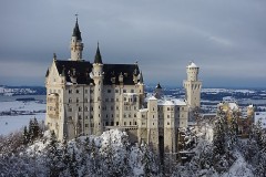 ノイシュヴァンシュタイン城（バイエルン王　ルートヴィッヒ２世が建築した城）