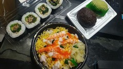 今夜は『半額』お惣菜パレード（お米をたくさん食べたよ）