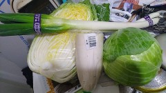 本日の買物、生鮮ものだけ買ってきました。