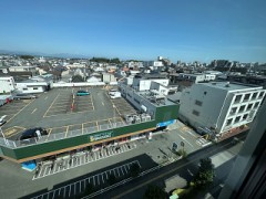 高速バスとモノレール（物産展？）