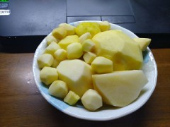 『戴冠式』を聴きながら皮むきすると効率が良い！