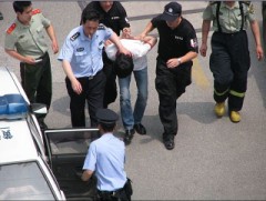 上海飛び降り自殺未遂事件