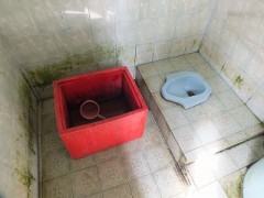 インドネシアではお尻を手で拭きます