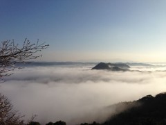 雲海が漂う