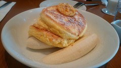 午前八時の　行合橋で