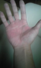 ノドを鳴らす…。