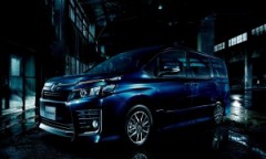 新しいヴォクシー。