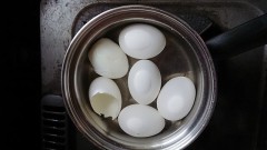 ゆで卵。
