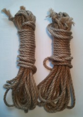 麻縄にオイルを染みこませた