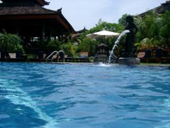 パイレーツオブカリビアンみてます。