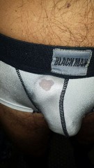 止めどなく我慢汁が溢れます