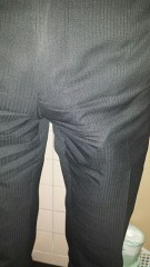 スーツ勃起　下向き