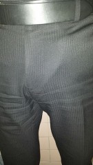 スーツ勃起、上向き正面