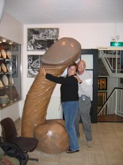 巨大ペニス＾＾