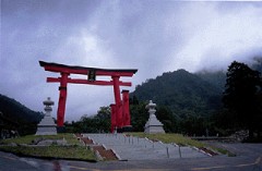 湯殿山神社へ参拝！！
