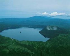 霧の摩周湖を望む！！