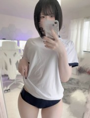 顔有りブルマだよ。