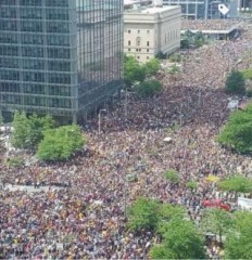 アメリカで、正義のデモ