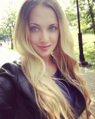 この女優の名前は！