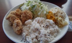 ★(*´-ω-)bコンバンヮ♪d(-ω-`*)★