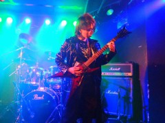 かすったらアウト