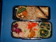 昨日も早起きしてお弁当を・・・