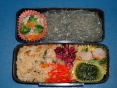 今日は早起きしてお弁当を作りましたよ。