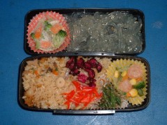 今日は早起きしてお弁当を作りましたよ。