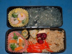 今日は早起きしてお弁当を作りましたよ。