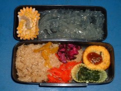 今日、早起きしてお弁当をつくりました。